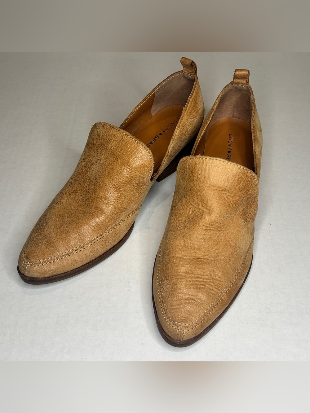 Lucky Brand Women's Size 6 1/2 Tan Leather Heeled Slip-On Loafers
